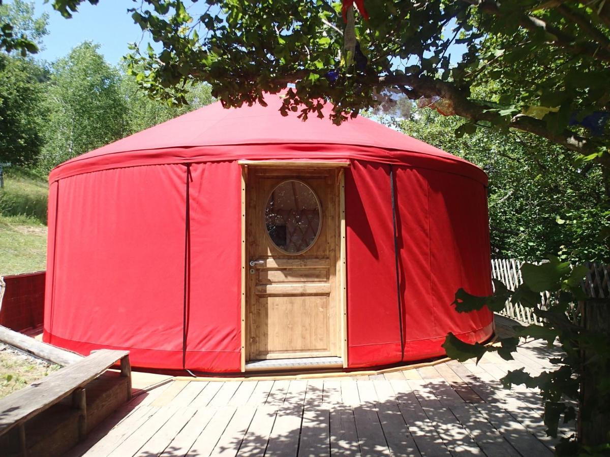 Eco-Hotel Et Yourtes Du Mercantour Guillaumes Buitenkant foto