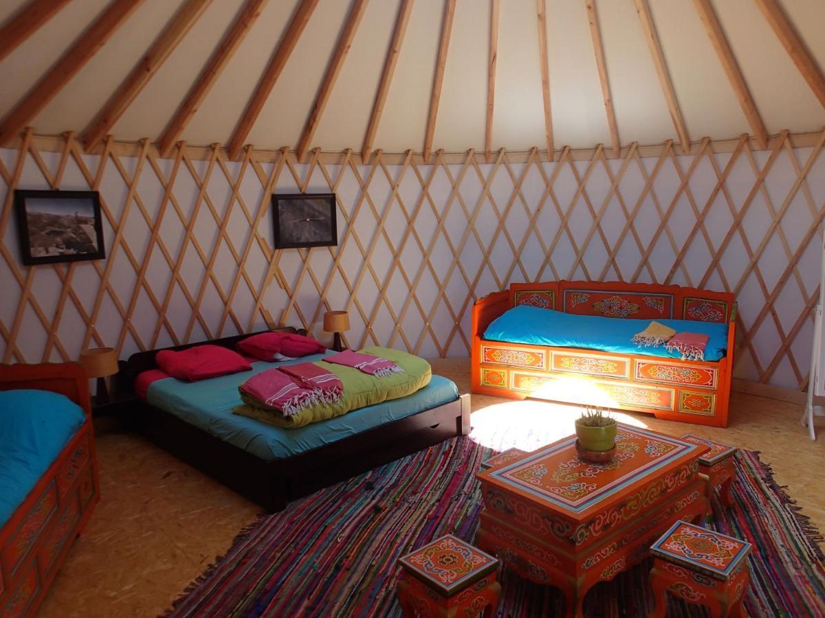 Eco-Hotel Et Yourtes Du Mercantour Guillaumes Buitenkant foto