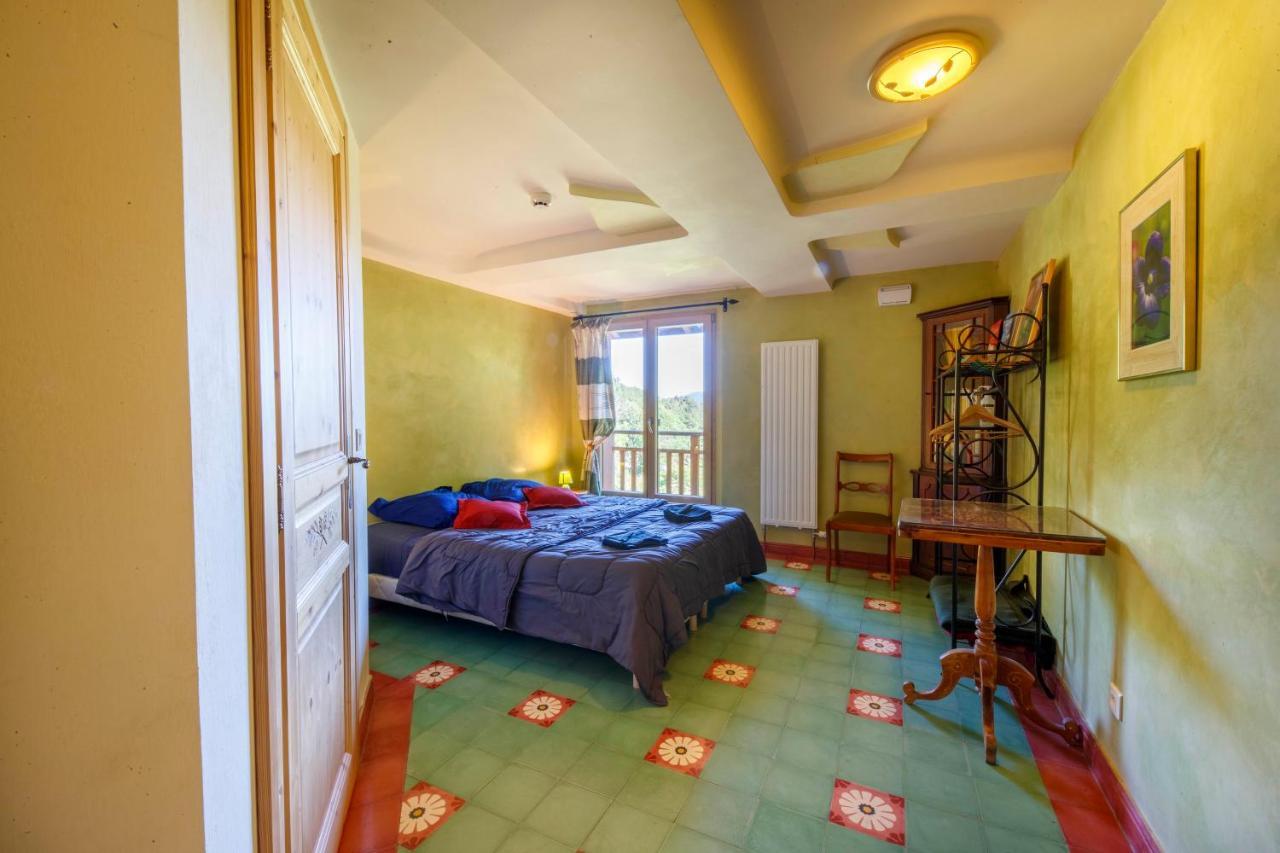 Eco-Hotel Et Yourtes Du Mercantour Guillaumes Buitenkant foto