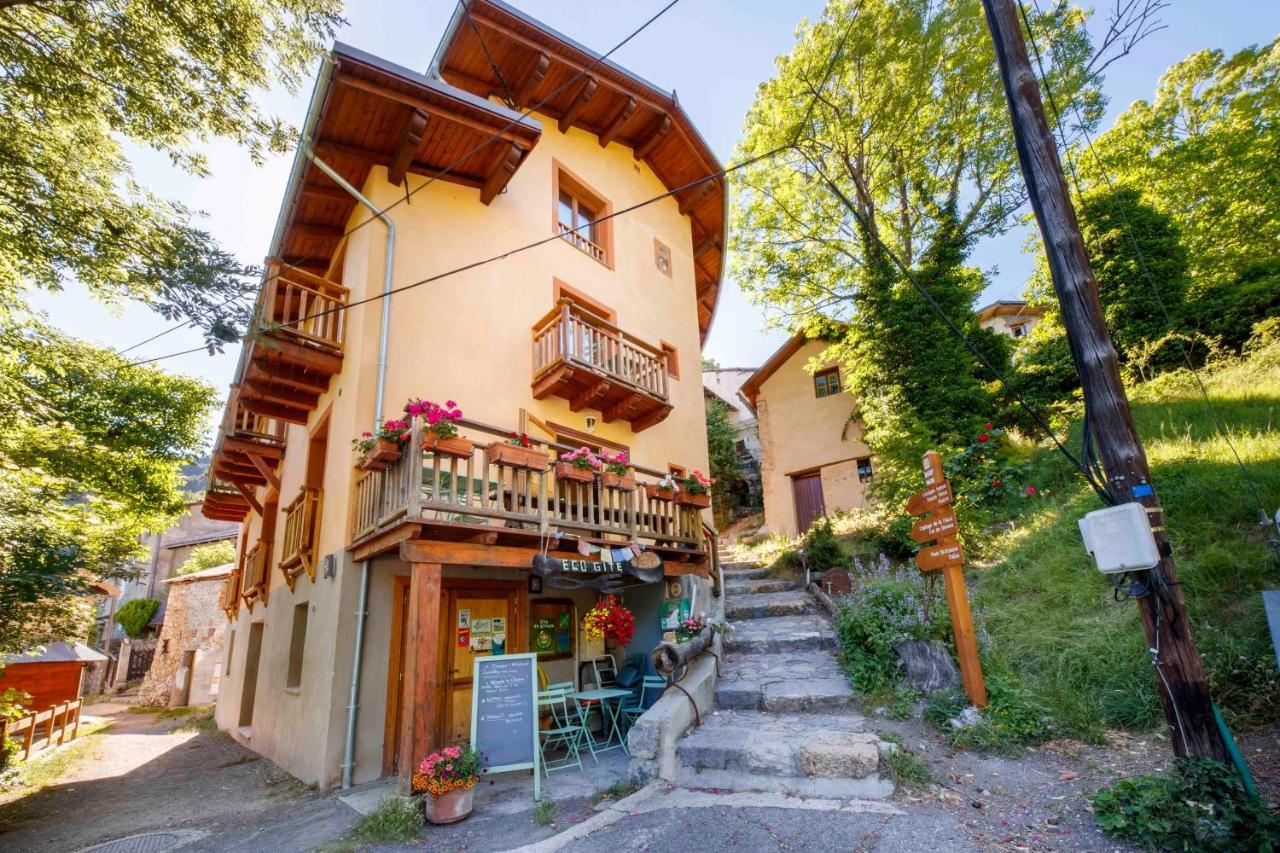 Eco-Hotel Et Yourtes Du Mercantour Guillaumes Buitenkant foto